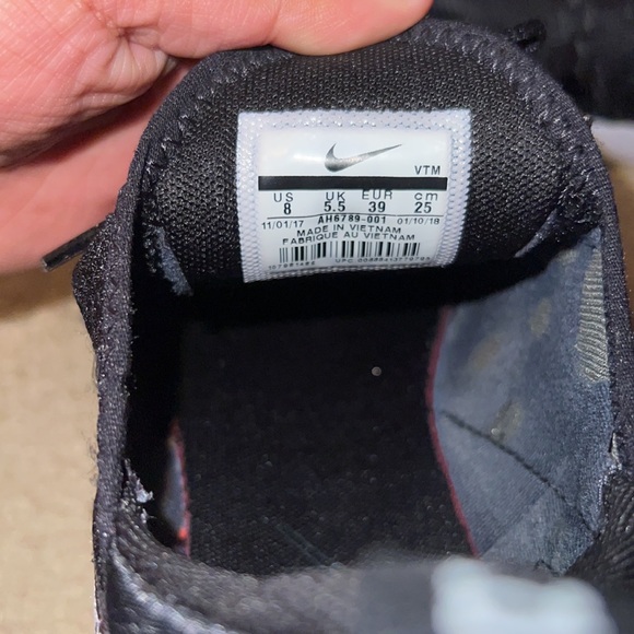 Nike Womens Air Max 270 - Picture 3 of 4